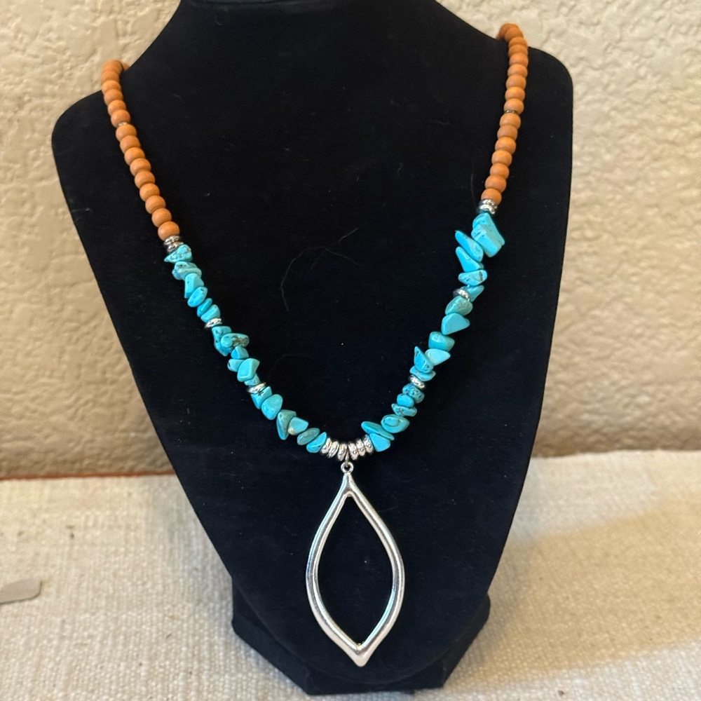 🌸 4 for $10 NWT Turquoise and Sliver Long Beaded Fashion Necklace